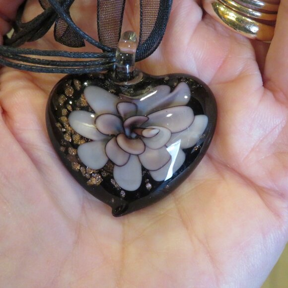 Murano Style Art Glass Heart Pendant Necklace Earrings Set - Picture 7 of 12